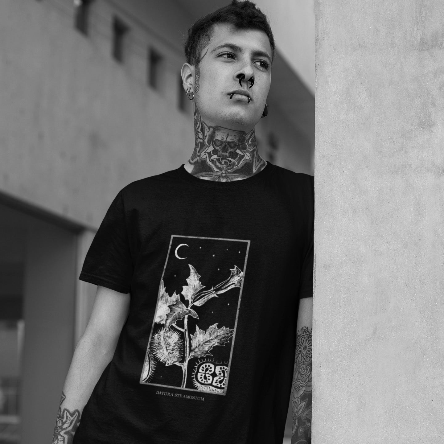 Datura Stramonium Datura Tarot Unisex T-Shirt