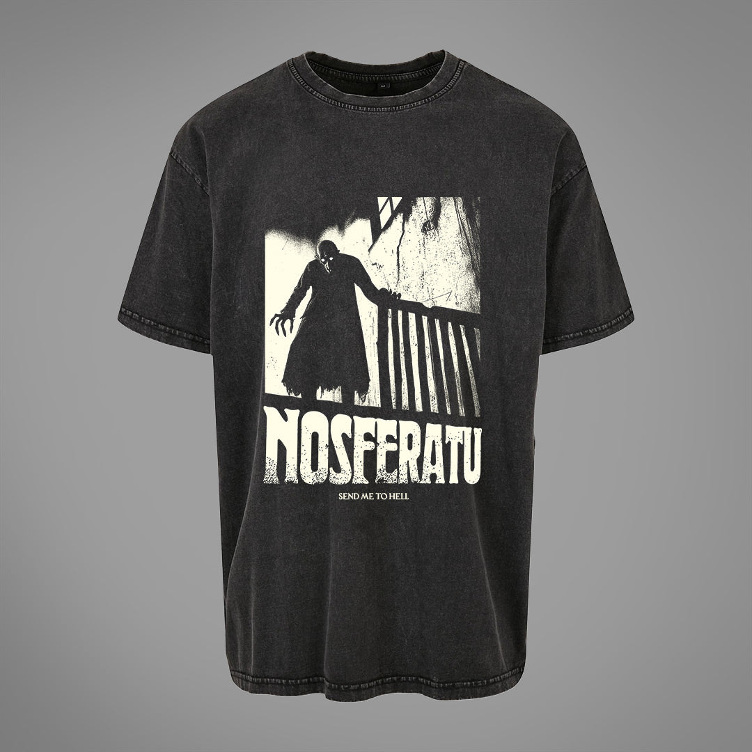 T-shirt oversize Nosferatu lavata con acido